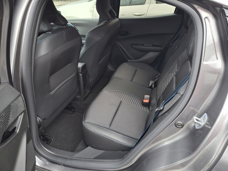 Renault Clio ALPINE FULL HYBRID 160 CV foto 4